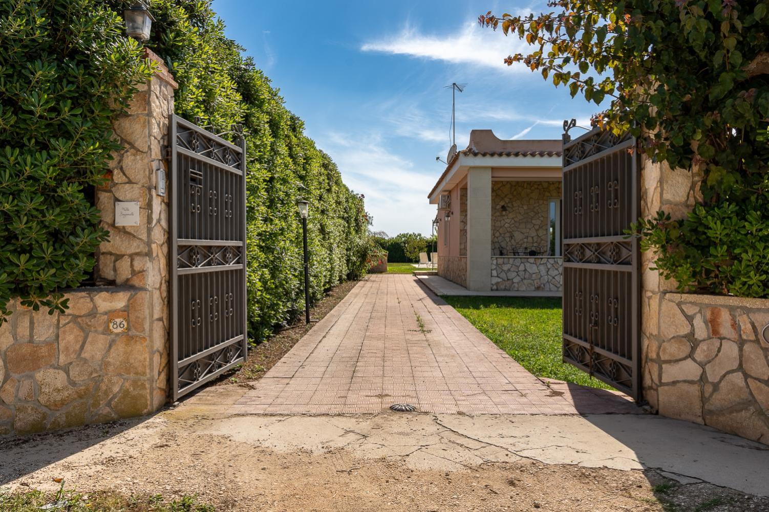 Villa Bouganville Con Piscina By Wonderful Italy Siraküza Dış mekan fotoğraf